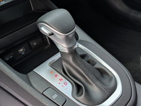 Used 2024 Kia Forte LXS w/ LXS Technology Package FWD image 9