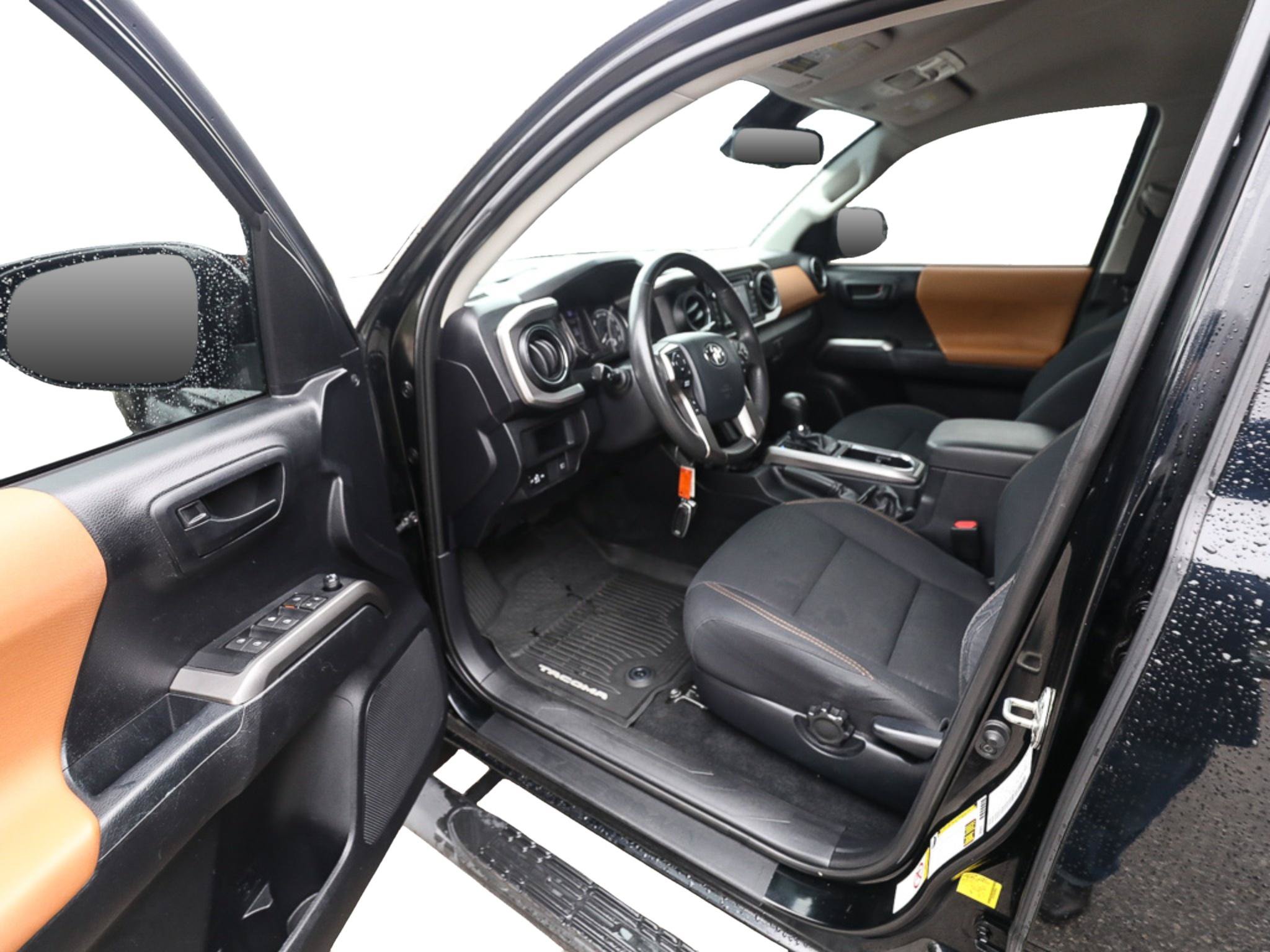 Used 2019 Toyota Tacoma SR5 AWD/4WD image 11