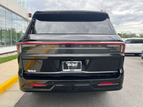 Certified 2025 Lincoln Navigator L Reserve w/ Jet Appearance Package AWD/4WD image 8
