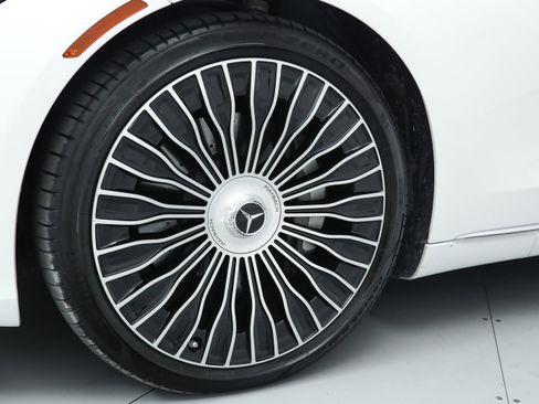 Used 2024 Mercedes-Benz Maybach S 580 4MATIC image 12