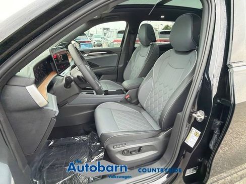 New 2026 Volkswagen Tiguan SEL R-Line AWD/4WD image 8