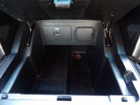 Used 2016 Ford Explorer FWD image 29