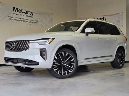 New 2026 Volvo XC90 T8 Plus w/ Protection Package Premier AWD/4WD image 9