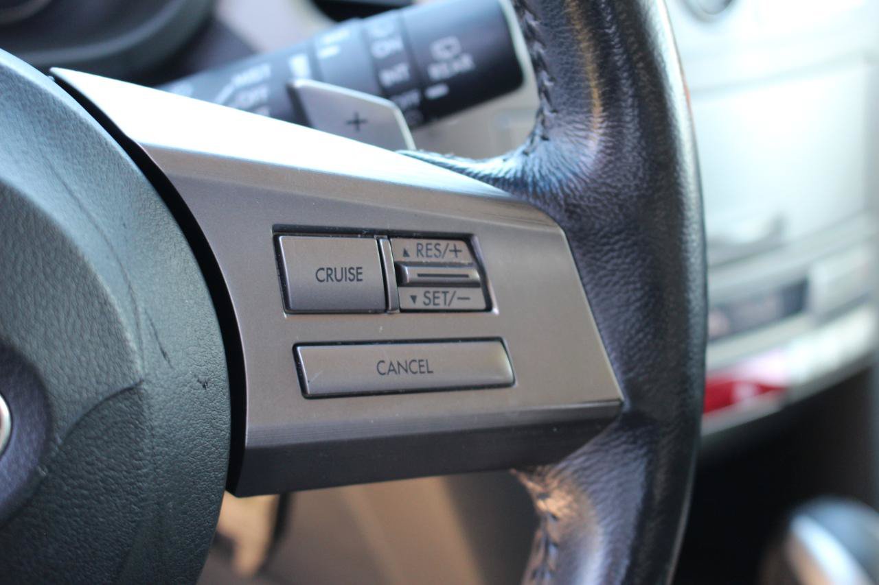 Used 2011 Subaru Outback 2.5i Limited AWD/4WD image 20