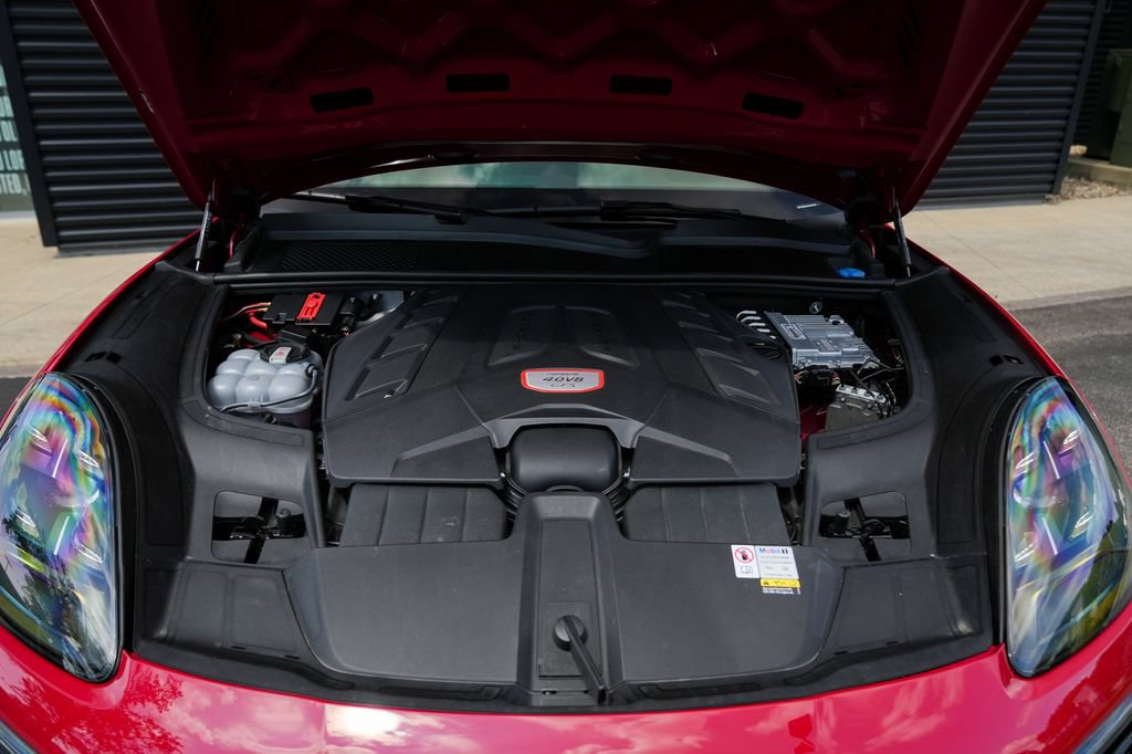Certified 2023 Porsche Cayenne GTS AWD/4WD image 9