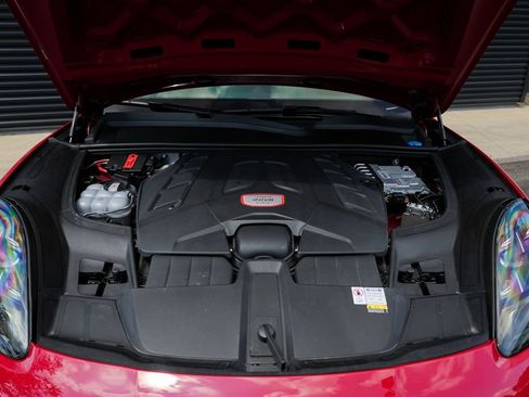 Certified 2023 Porsche Cayenne GTS AWD/4WD image 9