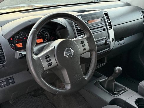 Used 2011 Nissan Frontier SV w/ SV Premium Utility Pkg image 8