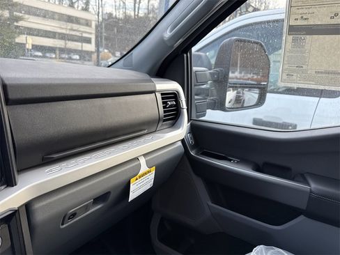 New 2025 Ford F350 XLT w/ FX4 Off-Road Package image 16