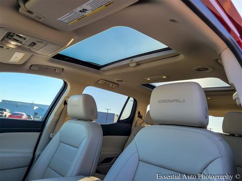 Used 2021 GMC Acadia Denali w/ Denali Ultimate Package image 10