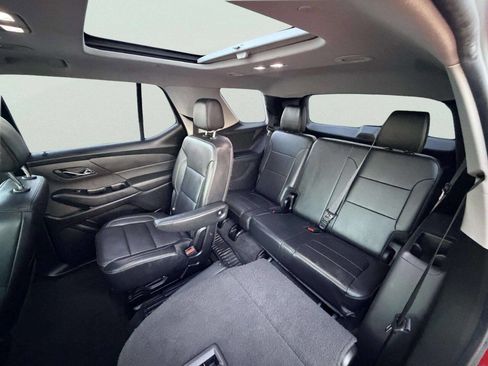 Used 2019 Chevrolet Traverse LT w/ LT Premium Package AWD/4WD image 30
