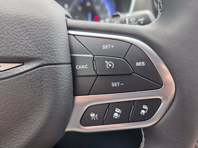 New 2027 Chrysler Pacifica Select FWD image 28