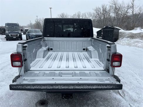 Used 2022 Jeep Gladiator Sport image 24