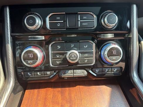 Used 2023 GMC Yukon XL Denali Ultimate AWD/4WD image 33