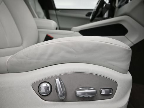Certified 2018 Porsche Macan S AWD/4WD image 15
