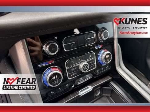 Used 2021 GMC Yukon Denali w/ Denali Premium Package AWD/4WD image 35