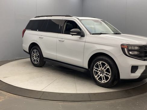 Used 2025 Ford Expedition Active AWD/4WD image 7