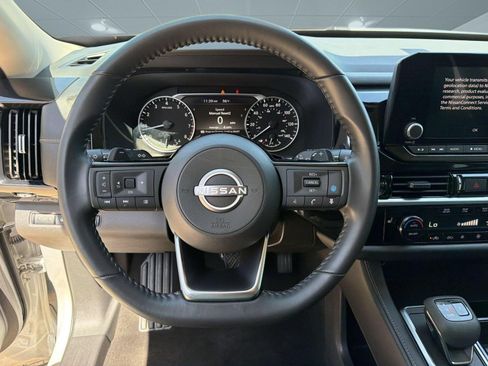Used 2023 Nissan Pathfinder SV AWD/4WD image 26