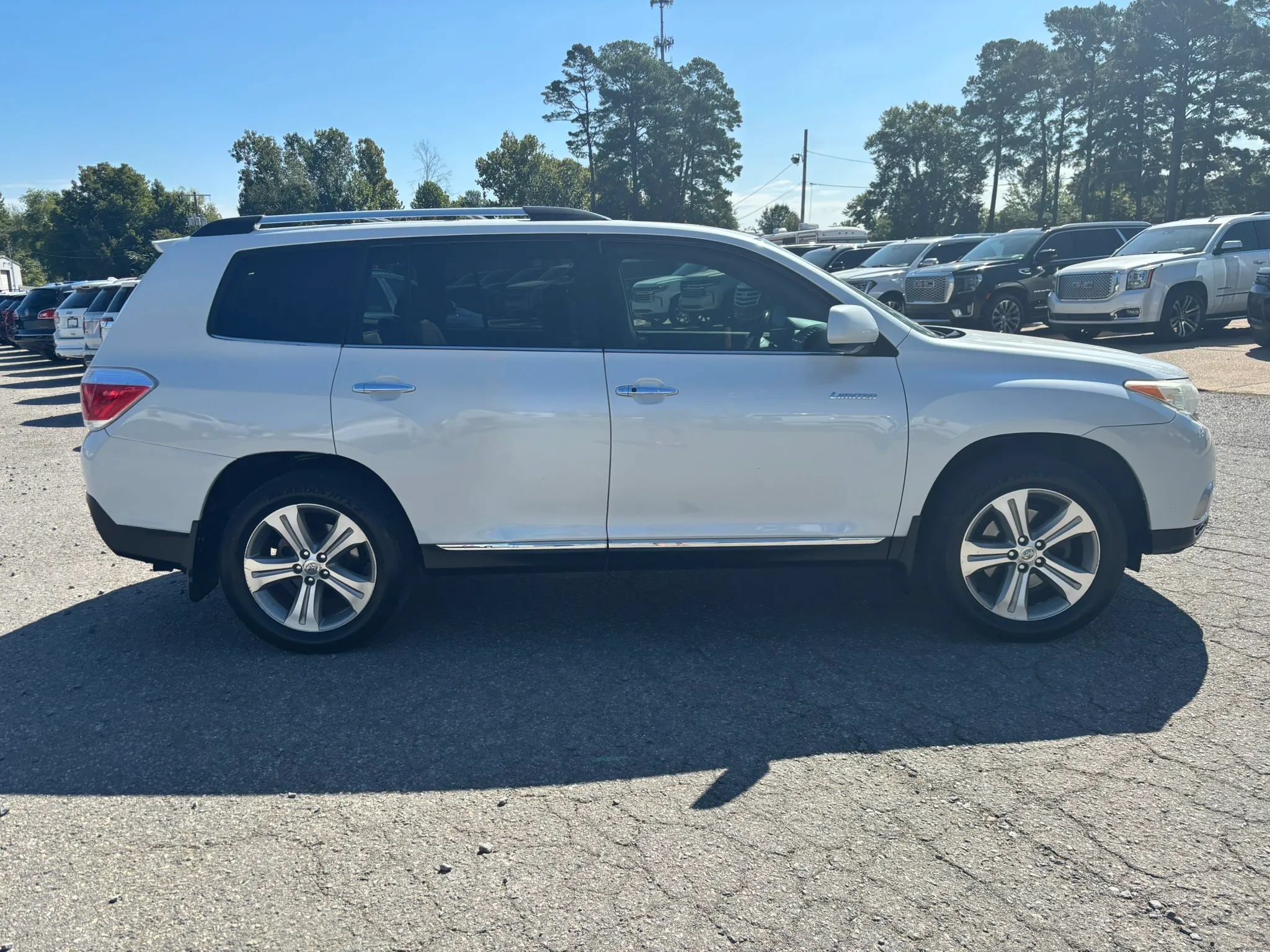 Used 2012 Toyota Highlander Limited w/ Tow Pkg AWD/4WD image 6