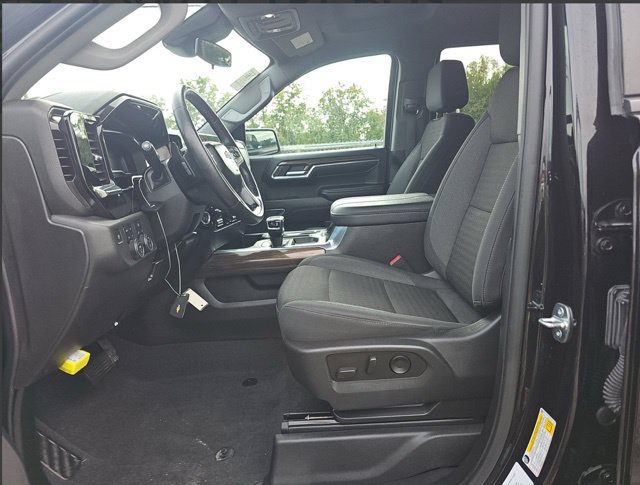 Used 2023 Chevrolet Silverado 1500 LT Trail Boss w/ Protection Package AWD/4WD image 4