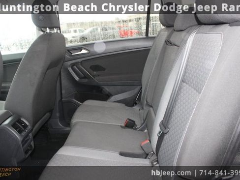 Used 2021 Volkswagen Tiguan S image 30
