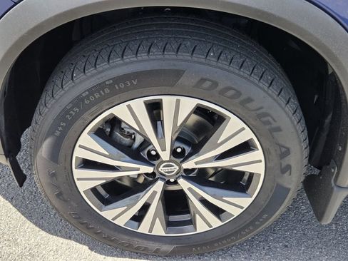 Used 2021 Nissan Rogue SV FWD image 16