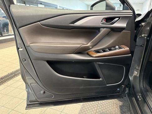 Used 2023 MAZDA CX-9 Signature image 9