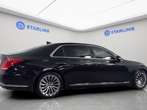 Used 2018 Genesis G90 3.3T Premium image 10