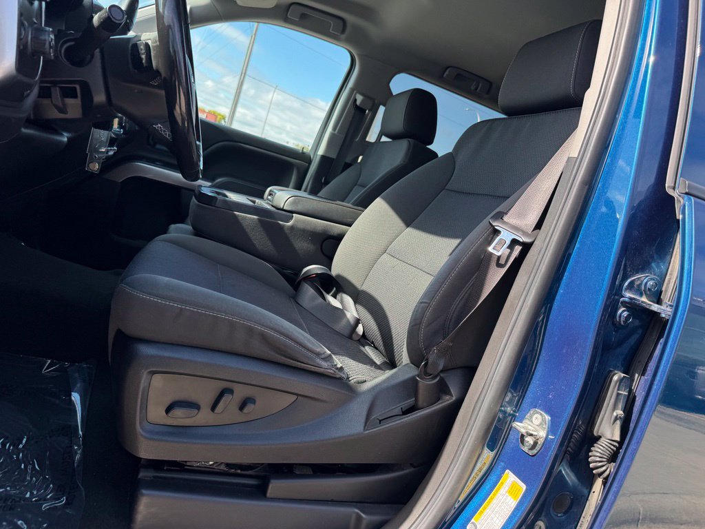 Used 2018 Chevrolet Silverado 1500 LT w/ All Star Edition AWD/4WD image 5