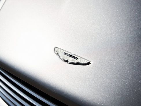 Used 2016 Aston Martin DB9 GT RWD image 8