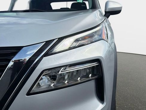 Used 2023 Nissan Rogue SV AWD/4WD image 9