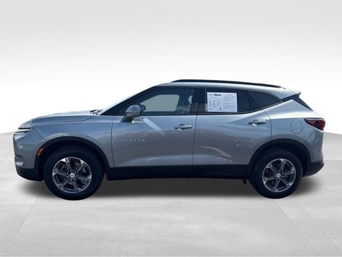 Used 2024 Chevrolet Blazer LT w/ Convenience Package FWD image 2