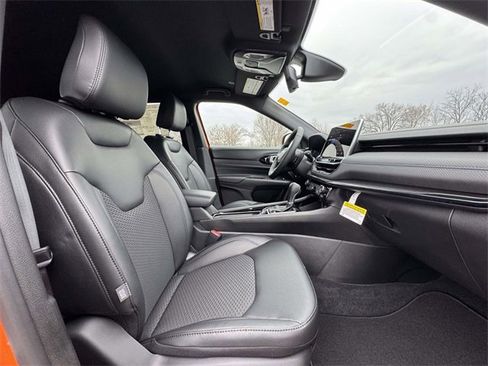 New 2026 Jeep Compass Latitude image 14