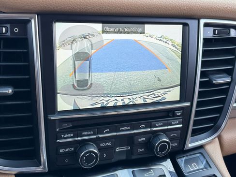 Used 2015 Porsche Panamera 4 AWD/4WD image 17