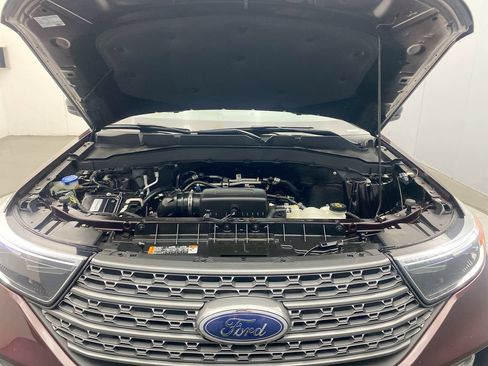 Used 2022 Ford Explorer XLT w/ Equipment Group 202A AWD/4WD image 11