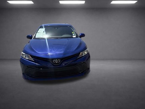 Used 2018 Toyota Camry LE FWD image 7
