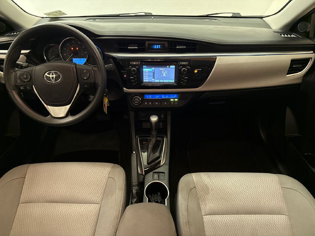 Used 2015 Toyota Corolla LE FWD image 12