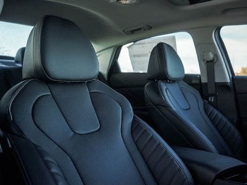 New 2026 Hyundai Elantra Limited image 10