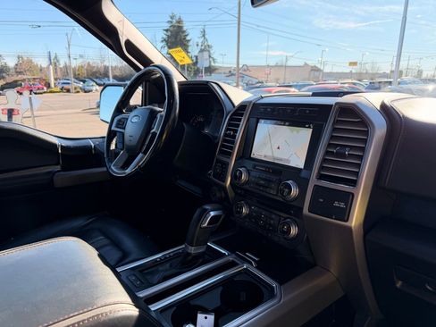 Used 2018 Ford F150 Platinum w/ Equipment Group 701A Luxury AWD/4WD image 34