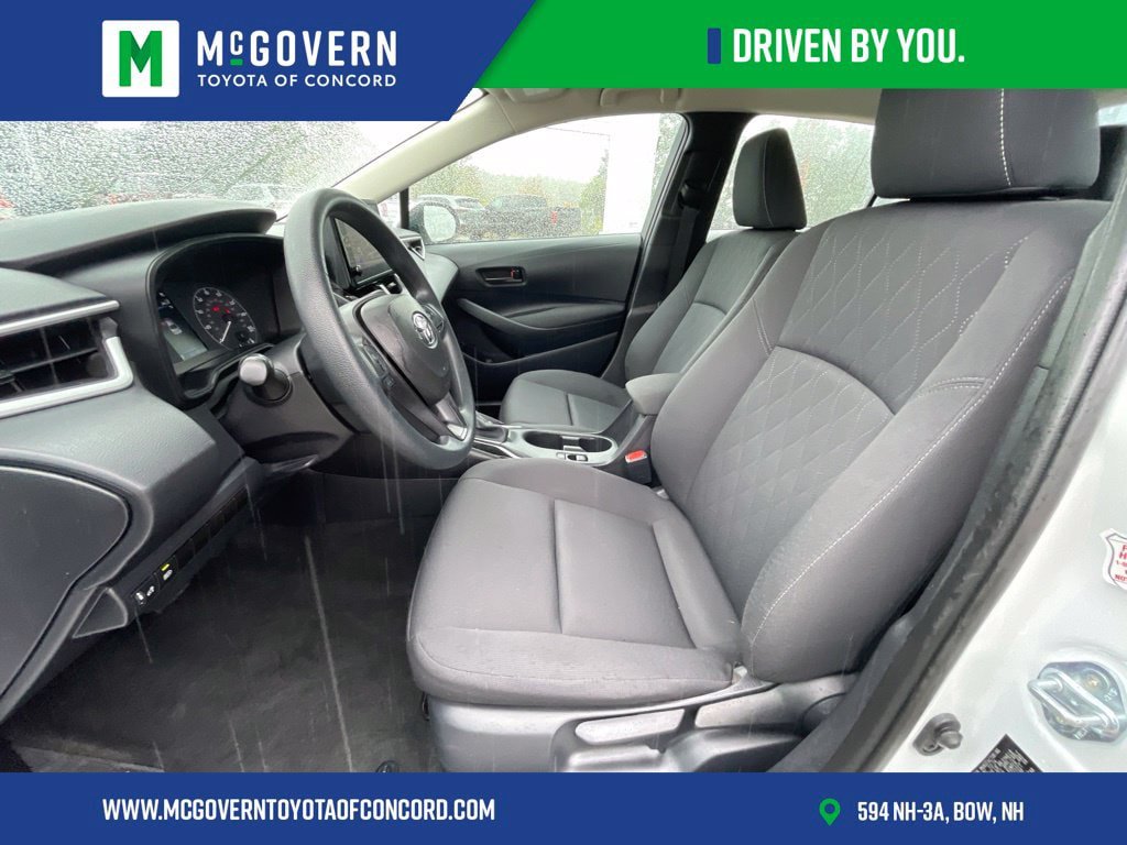 Used 2025 Toyota Corolla LE FWD image 10