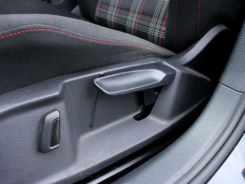 Used 2019 Volkswagen GTI Rabbit Edition image 11