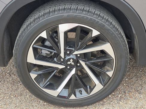 Used 2024 Mitsubishi Outlander SE AWD/4WD image 11