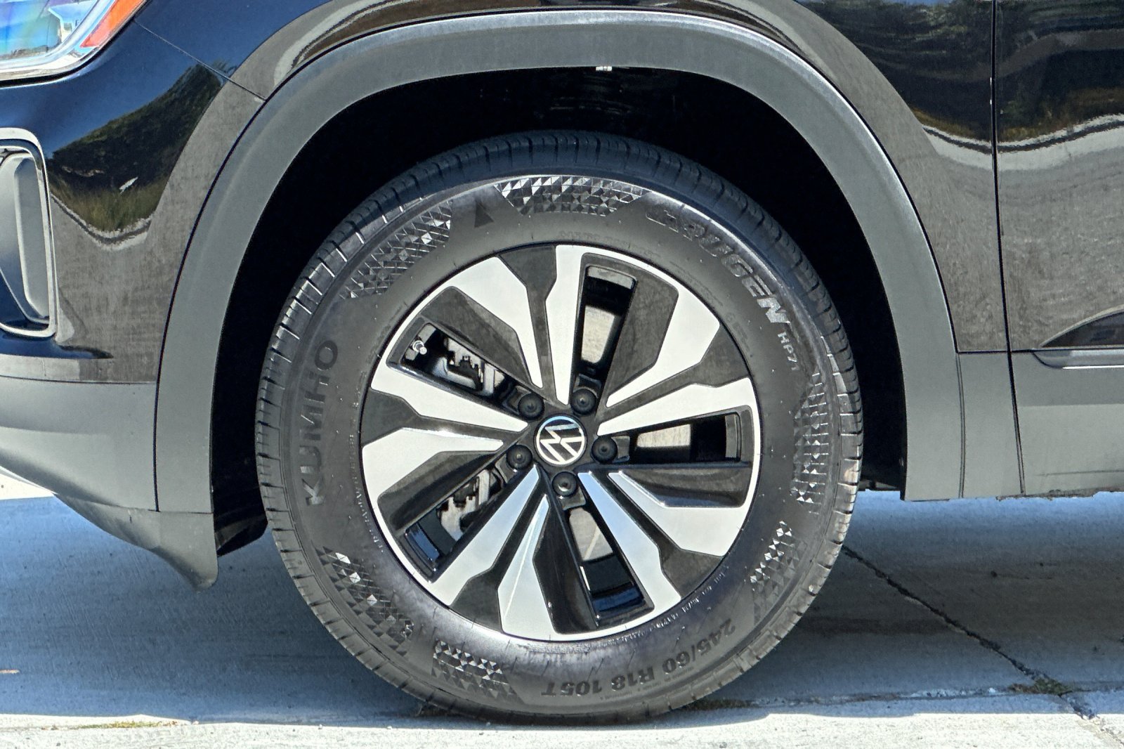 Certified 2026 Volkswagen Atlas Cross Sport SE AWD/4WD image 26