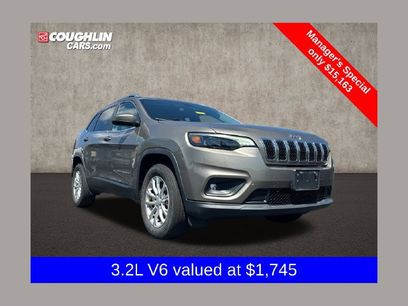 Used 2019 Jeep Cherokee Latitude w/ Popular Appearance Group