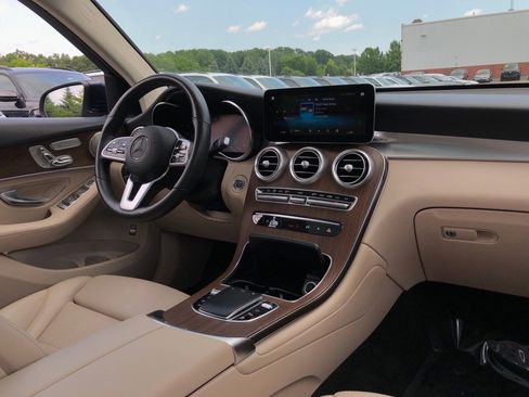 Used 2021 Mercedes-Benz GLC 300 4MATIC w/ Multimedia Package image 16