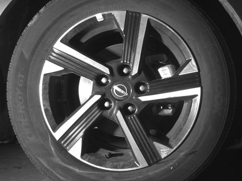 Used 2025 Nissan Sentra SV image 13