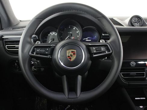 Certified 2026 Porsche Macan AWD/4WD image 12