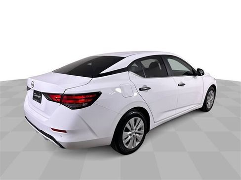 Used 2025 Nissan Sentra S image 8