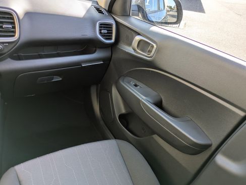 New 2026 Hyundai Venue SE image 19
