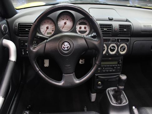 Used 2004 Toyota MR2 RWD image 30