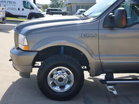 Used 2004 Ford Excursion Limited AWD/4WD image 11